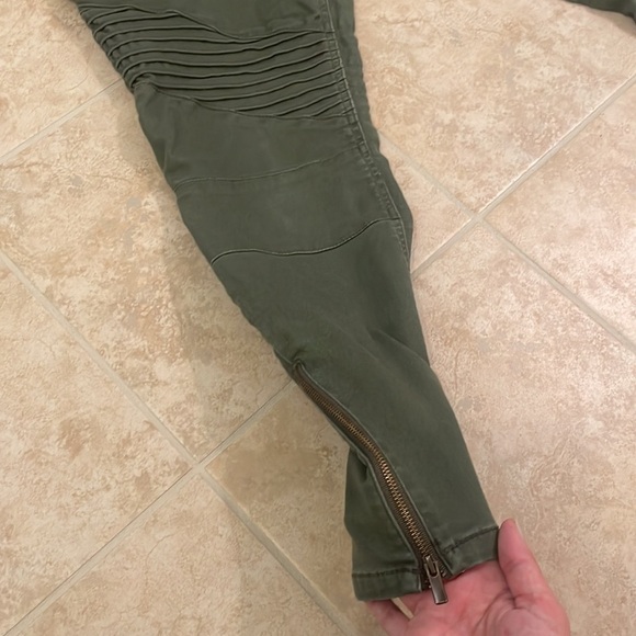 Isabel Maternity Size 8 Army Green Cozy Jeggings with Ankle Zippers - Picture 4 of 6